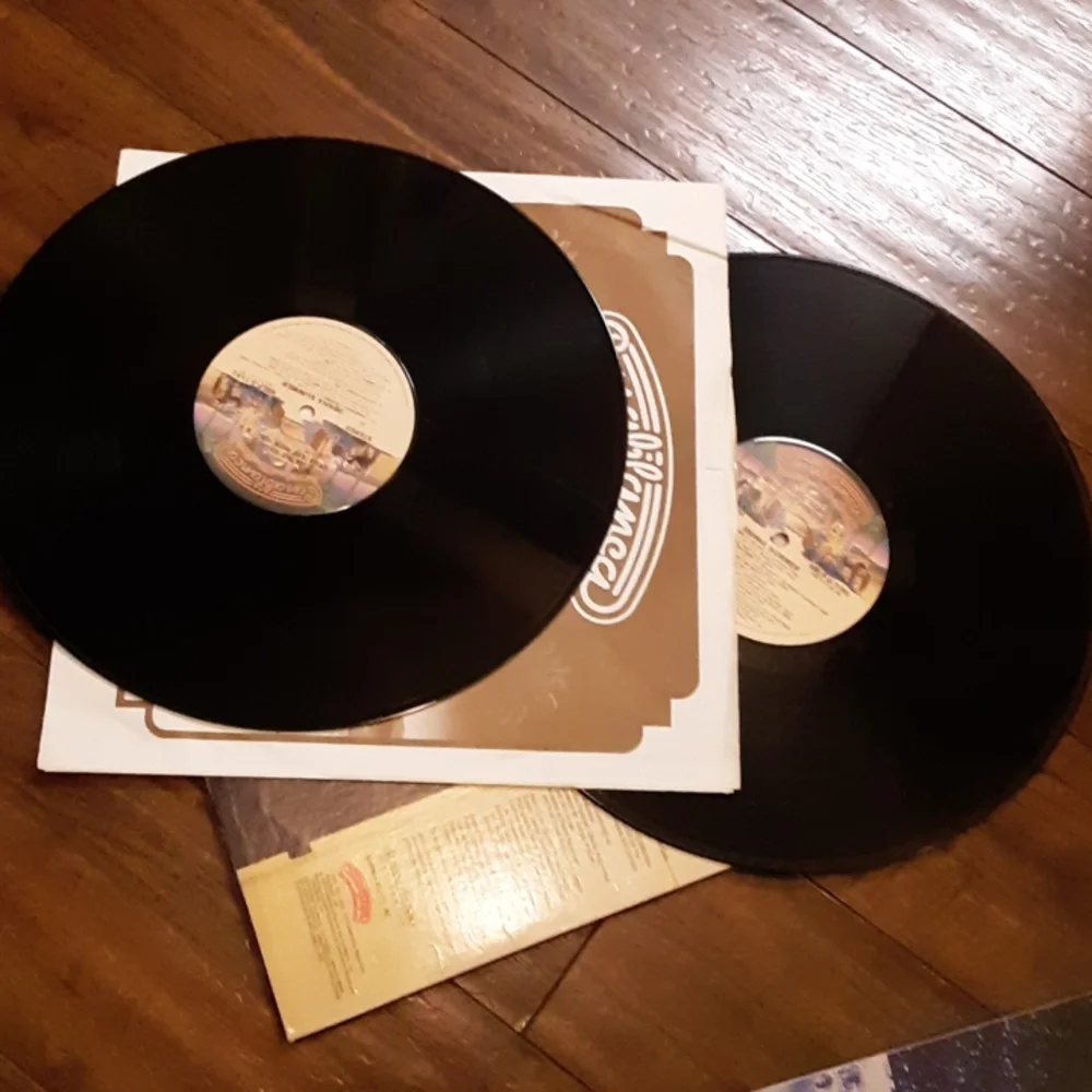 Donna. Summer  greatest hits vinyl record - Picture 3 of 3